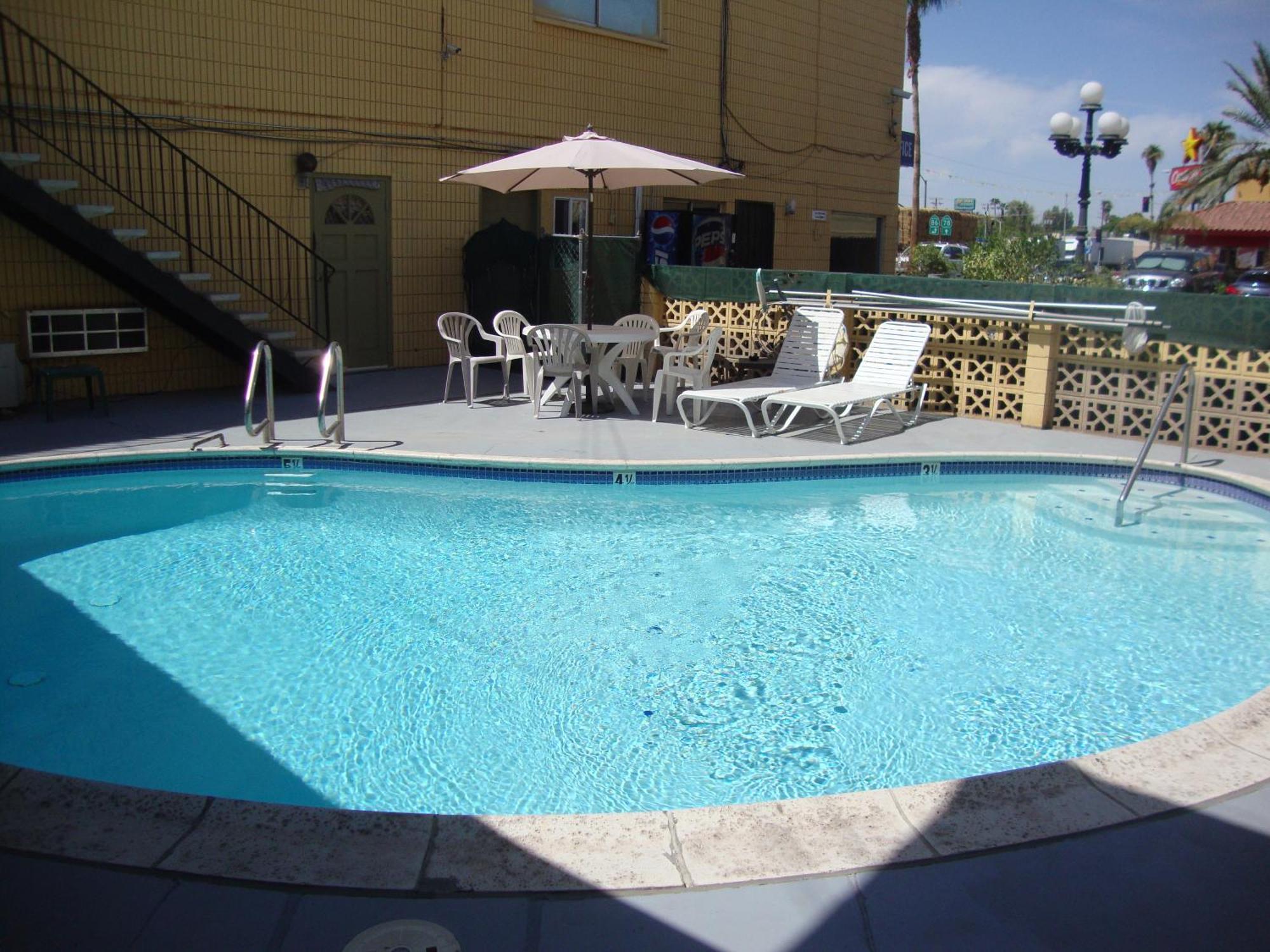 Townhouse Inn And Suites Brawley Facilidades foto